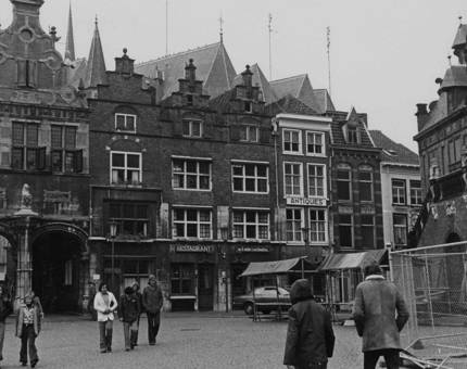 Geschiedeniscafé: de bruine kroegen van Nijmegen (en Arnhem) en de zestiende-eeuwse Nijmeegse stadsmuren