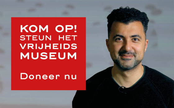Schrijver en presentator Özcan Akyol (Eus) komt op voor het Vrijheidsmuseum