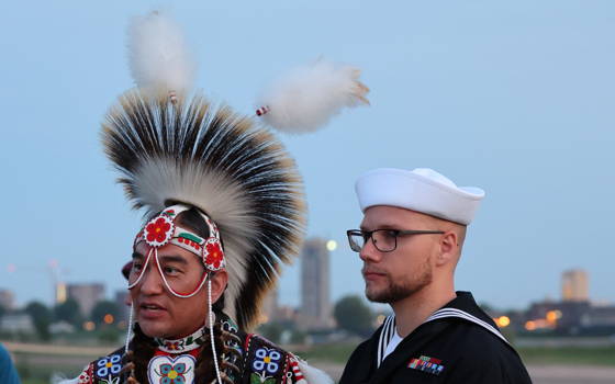 De kleinzoon van een held: “Mijn opa sprong uit een vliegtuig om jullie te bevrijden”.